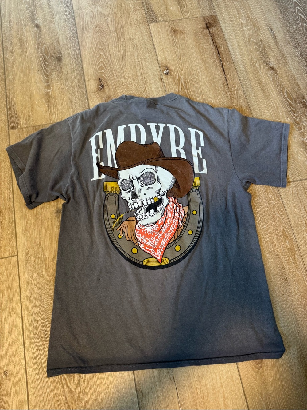 Empyre Skull Cowboy Bandana Horseshoe T-Shirt Men size Medium